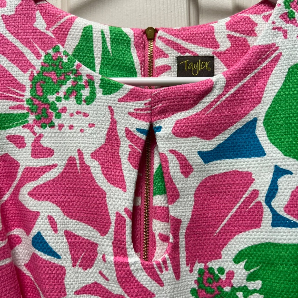 NWT Floral Sheath Dress with Key Cutout - Picture 5 of 6